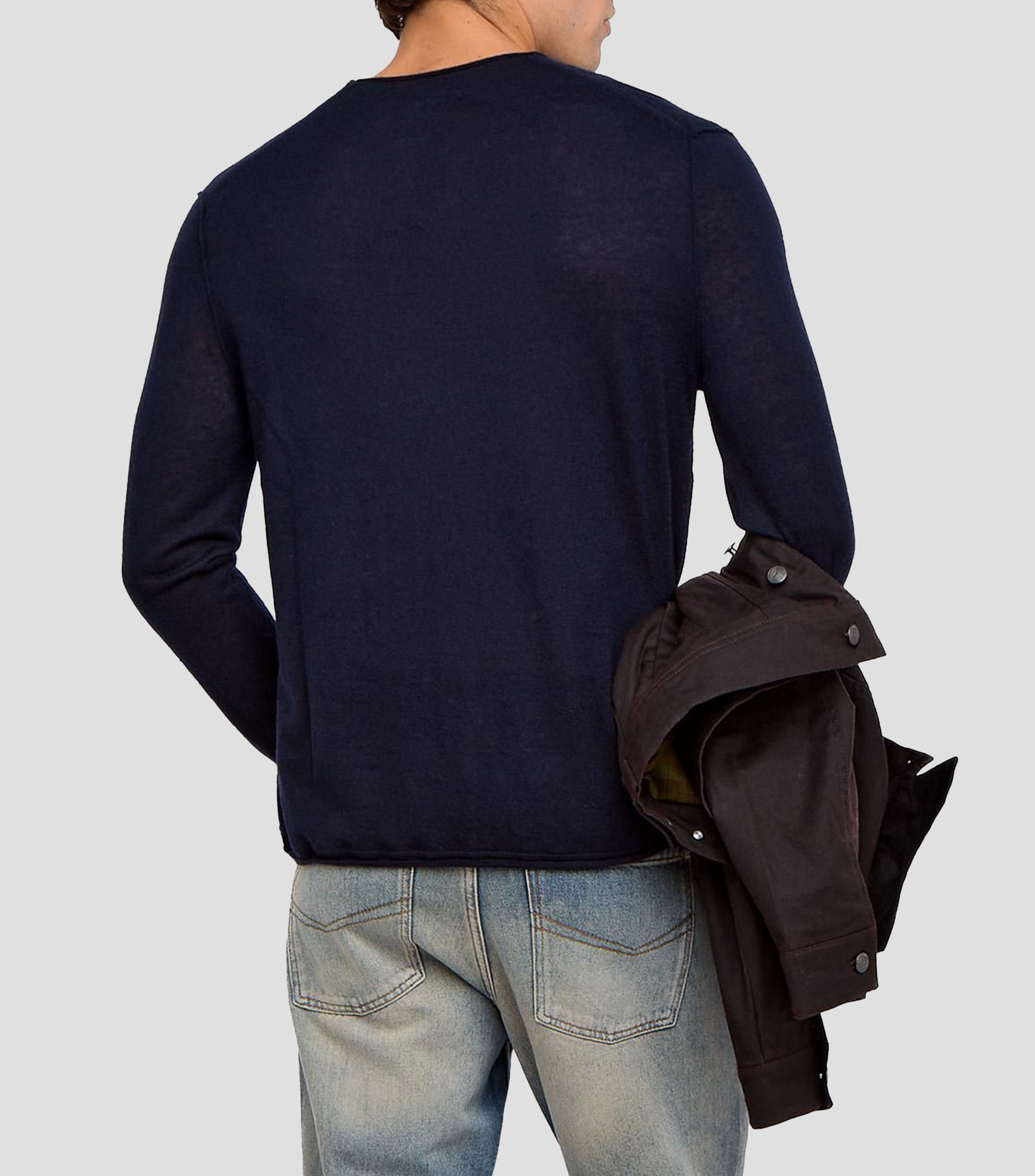 Suéter cuello V Hombre